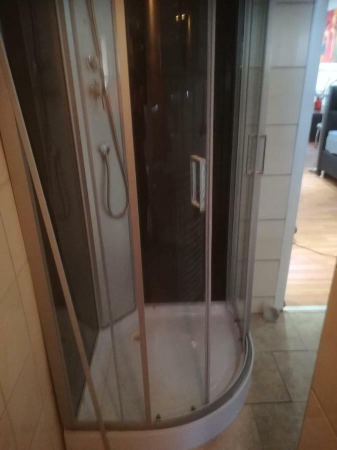 Zentral Gelegene Wohnung In Velbert-Mitte Bagian luar foto